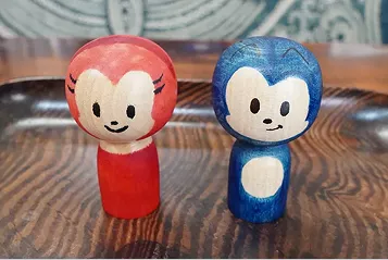 Traditional Kokeshi Shop: Ganguan – Kokeshi Doll Painting Experience