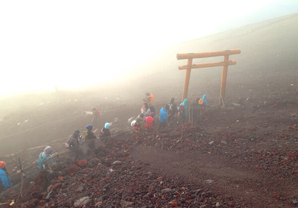 我们的登山嚮导时间掌控的非常好