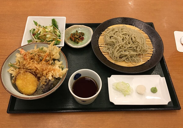 晚餐吃了超好吃的蕎麥麵