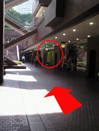 画像:そのまま地下道をまっすぐ進み、